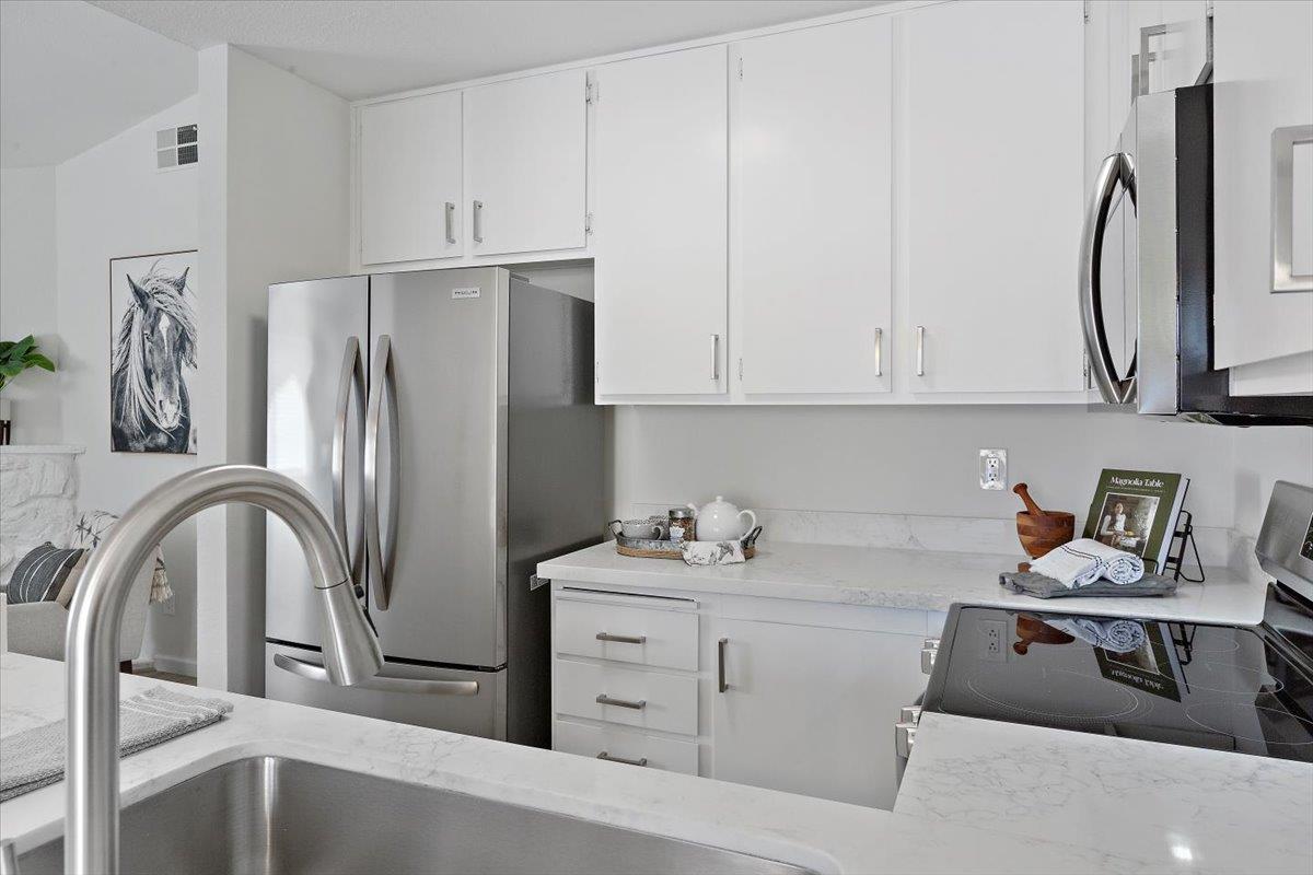 Detail Gallery Image 8 of 19 For 3583 Ivalynn Pl, San Jose,  CA 95132 - 1 Beds | 1 Baths