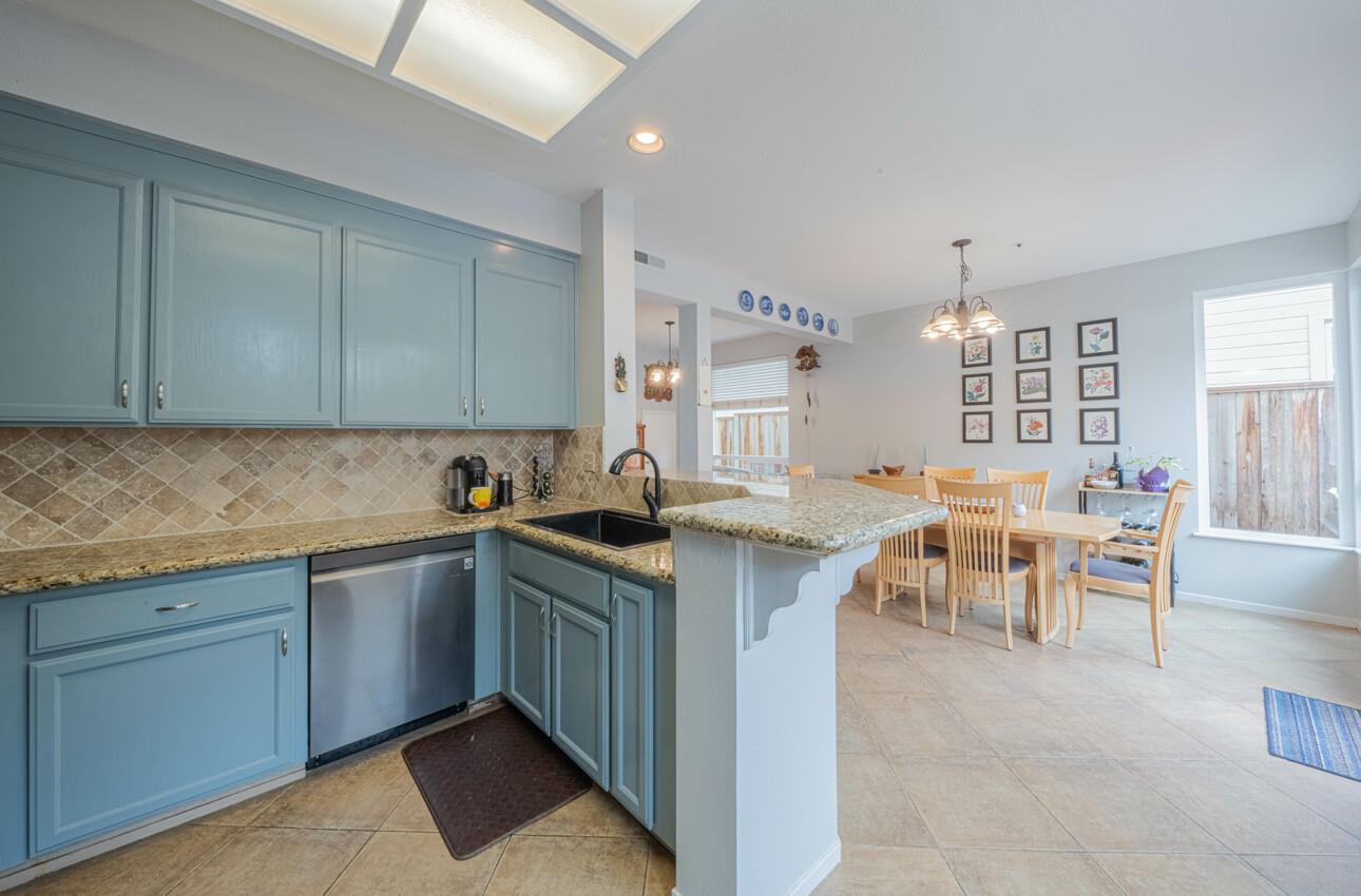 Detail Gallery Image 15 of 37 For 21028 Country Park Rd, Salinas,  CA 93908 - 3 Beds | 3 Baths