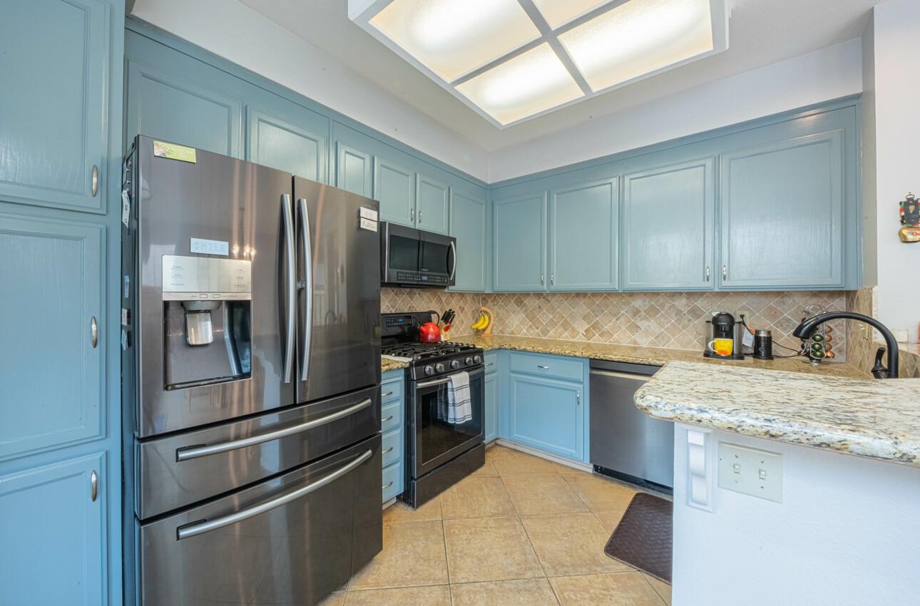 Detail Gallery Image 16 of 37 For 21028 Country Park Rd, Salinas,  CA 93908 - 3 Beds | 3 Baths