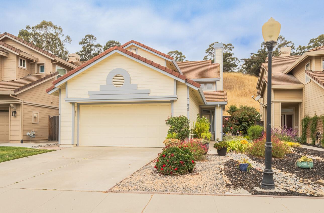 Detail Gallery Image 2 of 37 For 21028 Country Park Rd, Salinas,  CA 93908 - 3 Beds | 3 Baths