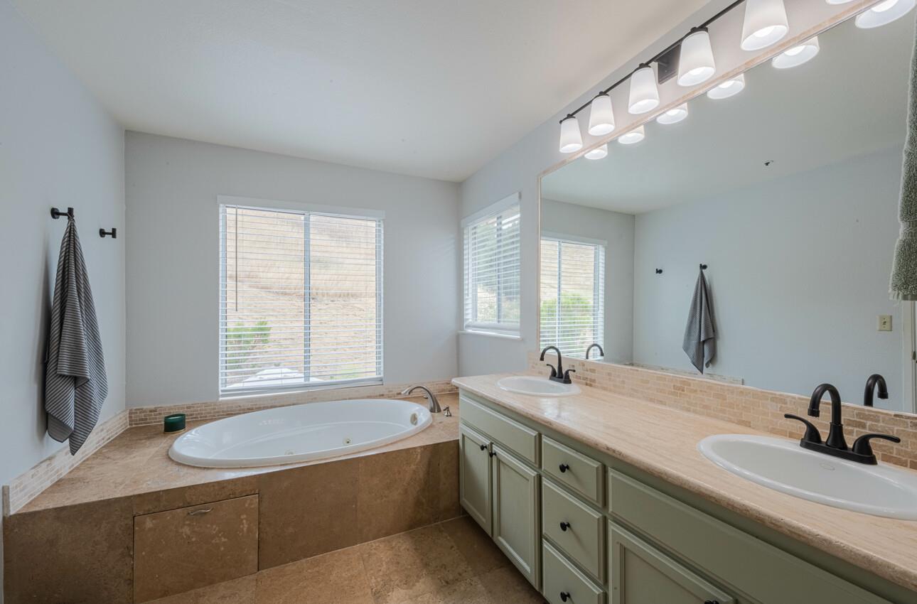 Detail Gallery Image 29 of 37 For 21028 Country Park Rd, Salinas,  CA 93908 - 3 Beds | 3 Baths