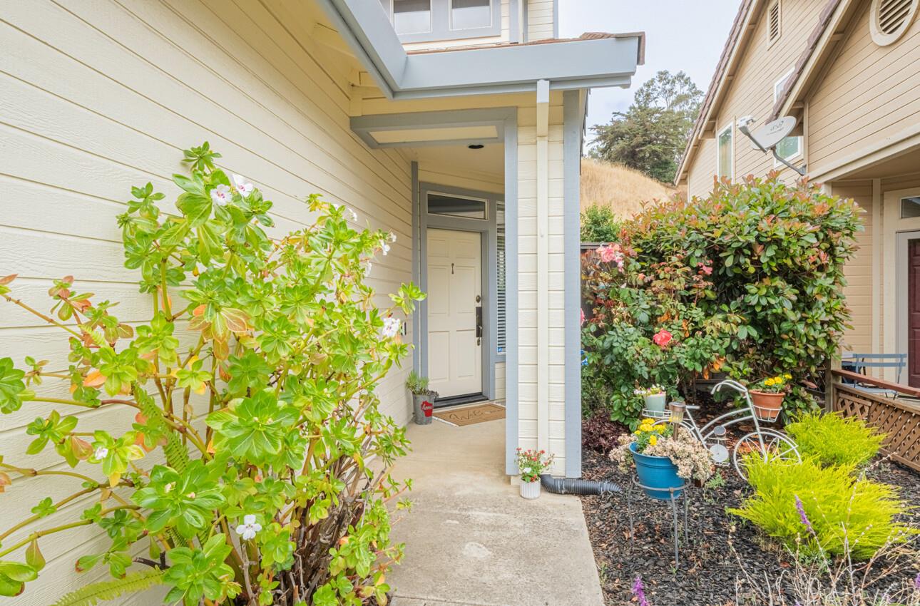 Detail Gallery Image 3 of 37 For 21028 Country Park Rd, Salinas,  CA 93908 - 3 Beds | 3 Baths