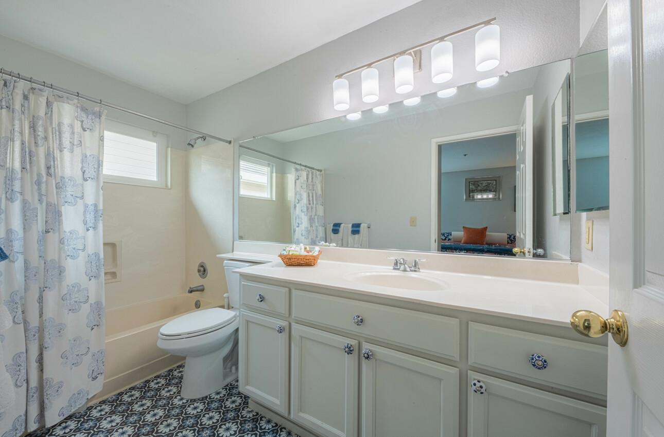 Detail Gallery Image 34 of 37 For 21028 Country Park Rd, Salinas,  CA 93908 - 3 Beds | 3 Baths
