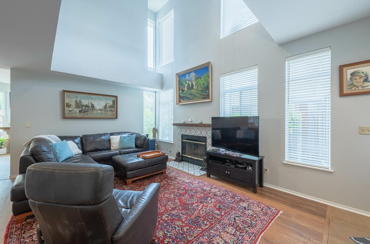 Detail Gallery Image 6 of 37 For 21028 Country Park Rd, Salinas,  CA 93908 - 3 Beds | 3 Baths