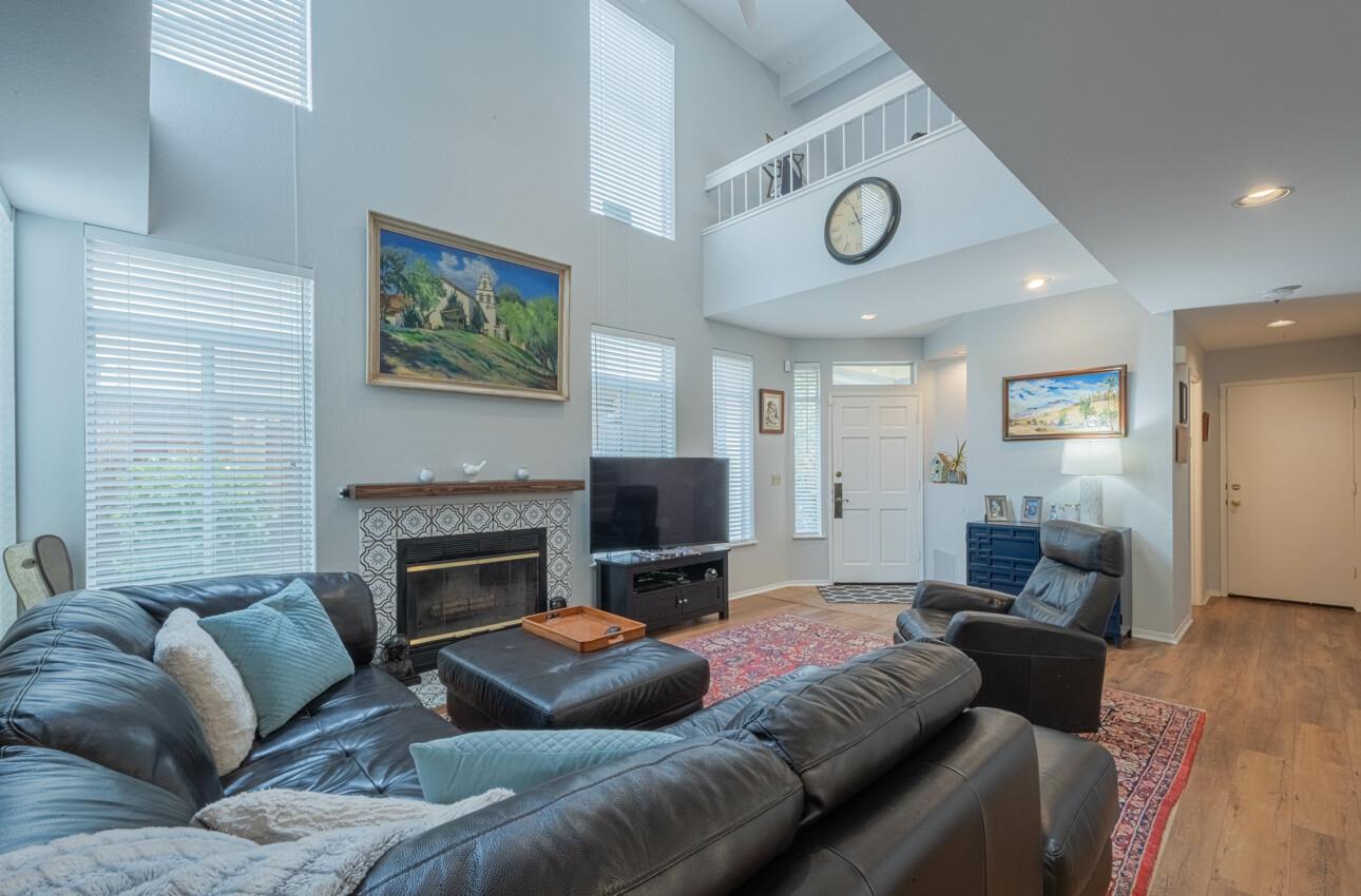 Detail Gallery Image 7 of 37 For 21028 Country Park Rd, Salinas,  CA 93908 - 3 Beds | 3 Baths