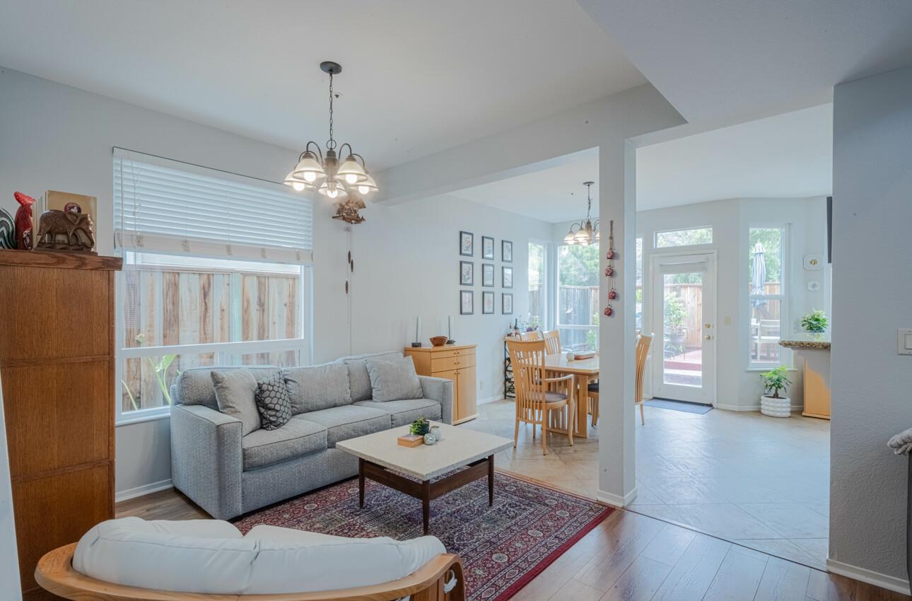 Detail Gallery Image 9 of 37 For 21028 Country Park Rd, Salinas,  CA 93908 - 3 Beds | 3 Baths