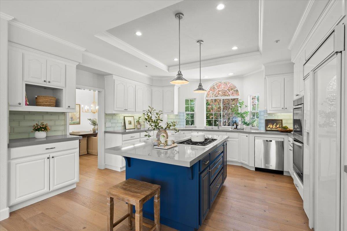 Detail Gallery Image 12 of 44 For 8710 Wild Iris Dr, Gilroy,  CA 95020 - 4 Beds | 3/2 Baths