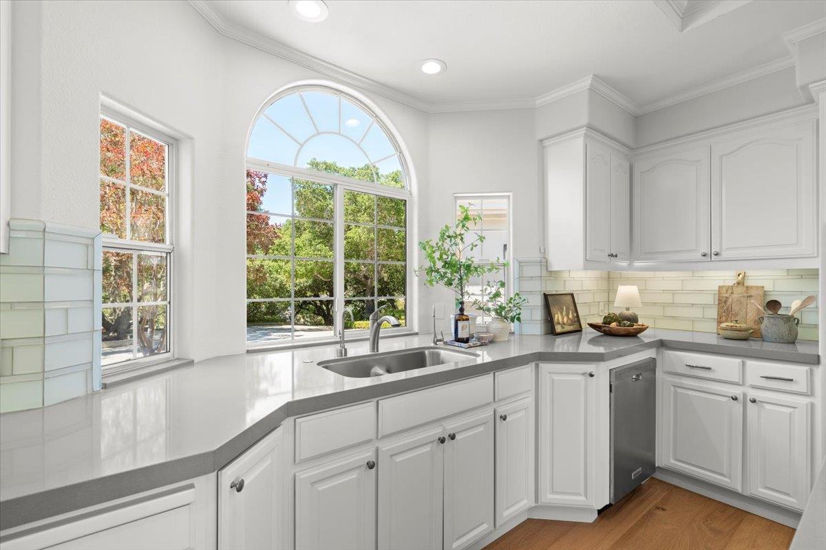 Detail Gallery Image 13 of 44 For 8710 Wild Iris Dr, Gilroy,  CA 95020 - 4 Beds | 3/2 Baths