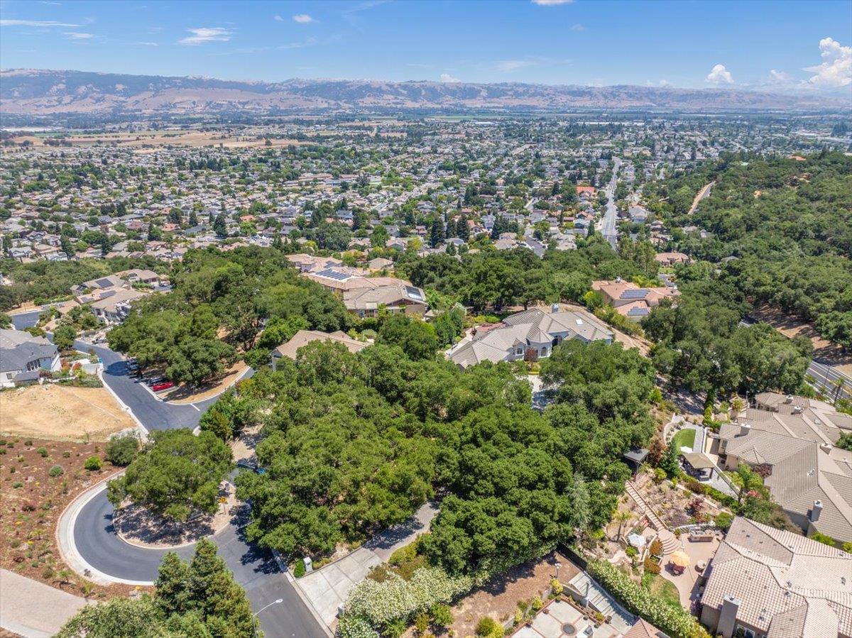 Detail Gallery Image 40 of 44 For 8710 Wild Iris Dr, Gilroy,  CA 95020 - 4 Beds | 3/2 Baths