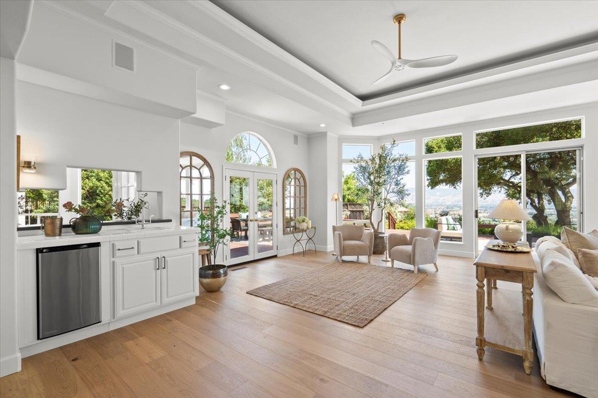 Detail Gallery Image 8 of 44 For 8710 Wild Iris Dr, Gilroy,  CA 95020 - 4 Beds | 3/2 Baths