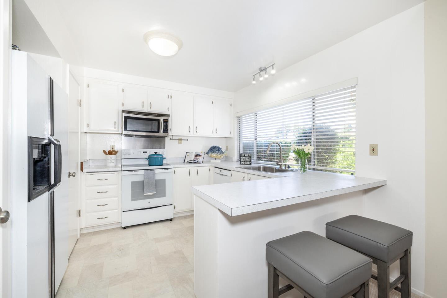 Detail Gallery Image 16 of 37 For 327 Chesapeake Ave, Foster City,  CA 94404 - 4 Beds | 2 Baths