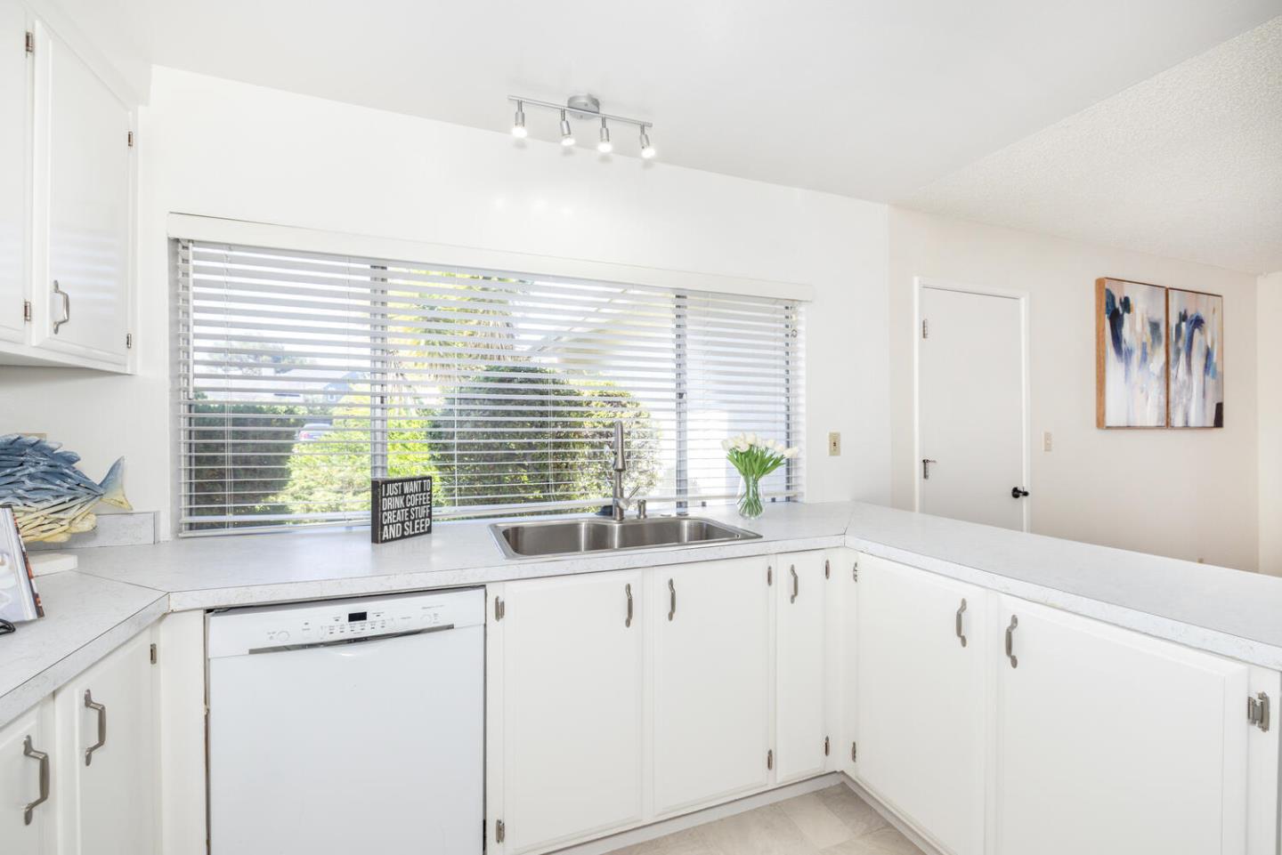 Detail Gallery Image 17 of 37 For 327 Chesapeake Ave, Foster City,  CA 94404 - 4 Beds | 2 Baths