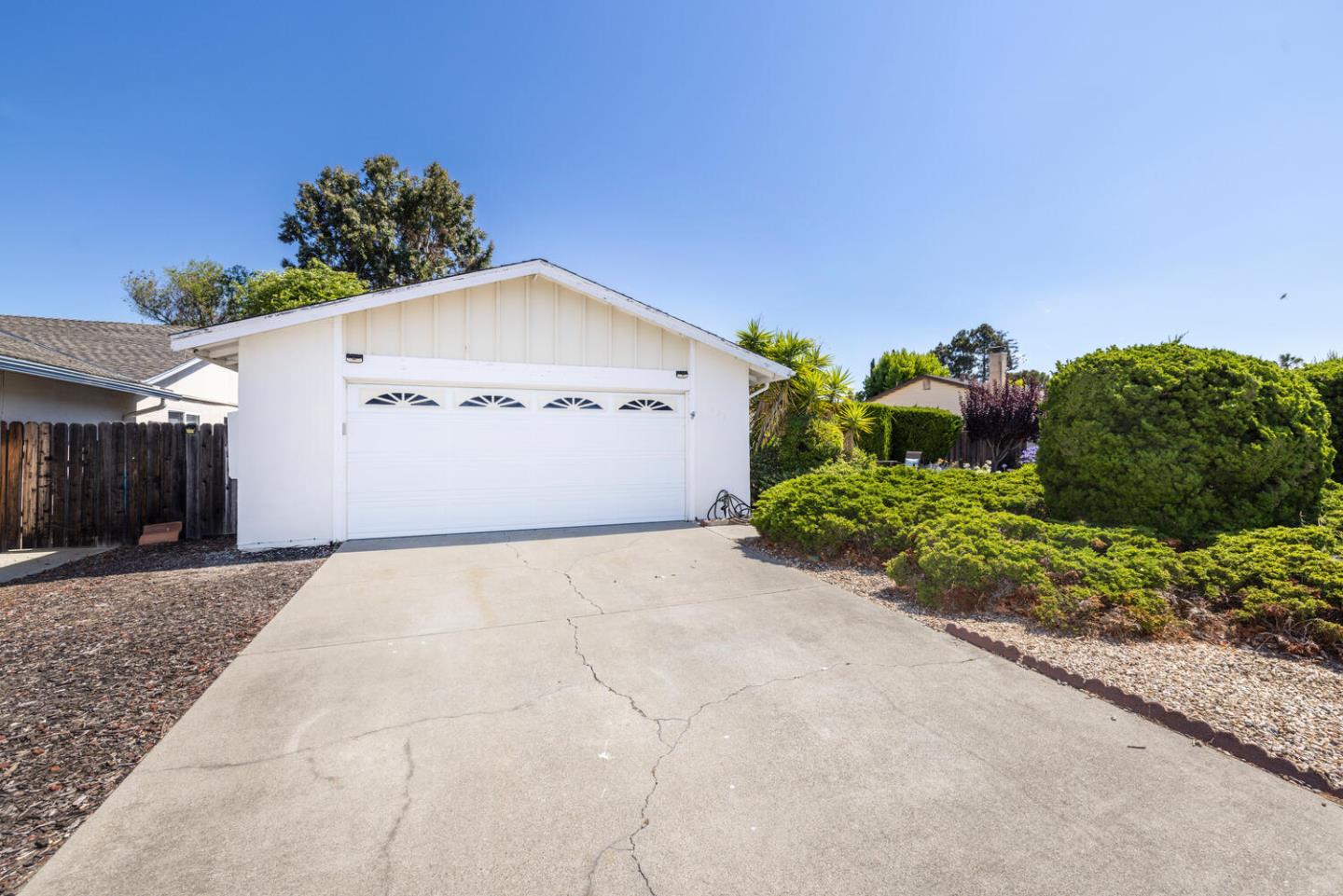 Detail Gallery Image 3 of 37 For 327 Chesapeake Ave, Foster City,  CA 94404 - 4 Beds | 2 Baths
