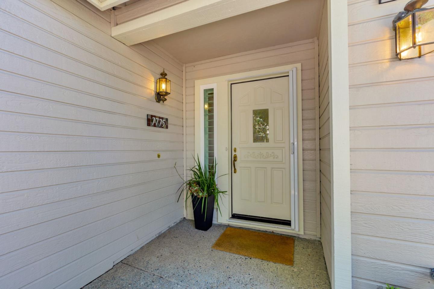 Detail Gallery Image 4 of 47 For 7775 Beltane Dr, San Jose,  CA 95135 - 2 Beds | 2 Baths