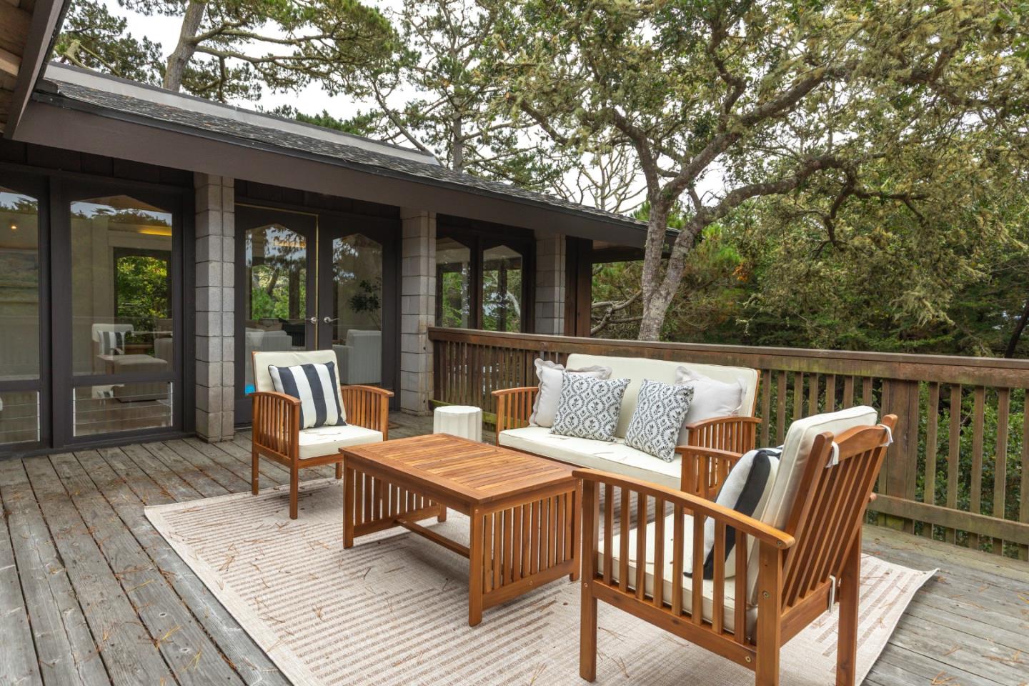 Detail Gallery Image 13 of 37 For 4154 Sunridge Rd, Pebble Beach,  CA 93953 - 3 Beds | 2 Baths