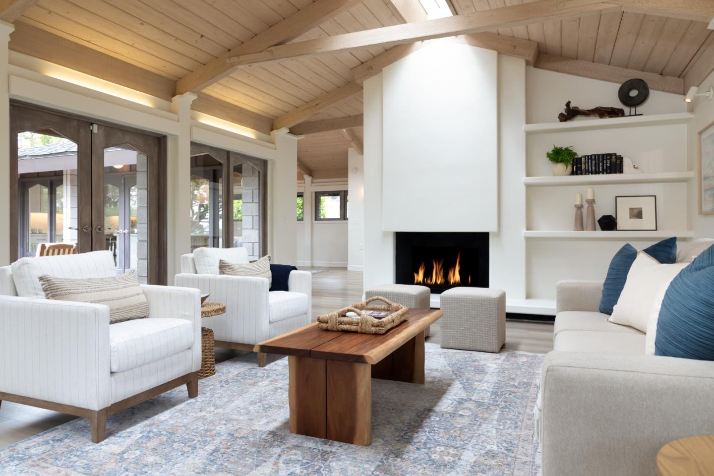 Detail Gallery Image 14 of 37 For 4154 Sunridge Rd, Pebble Beach,  CA 93953 - 3 Beds | 2 Baths