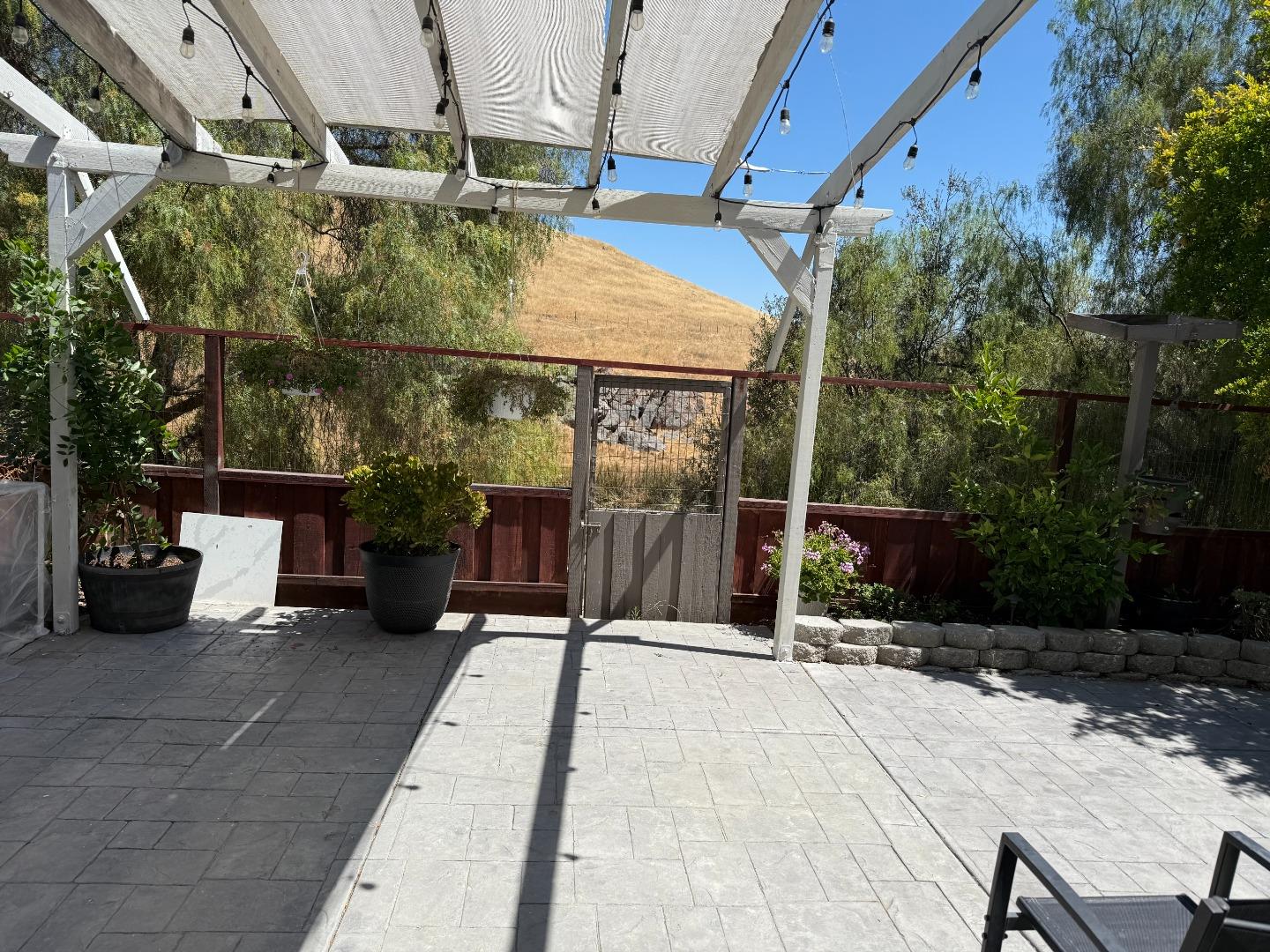 Detail Gallery Image 12 of 12 For 498 Esplanade Ln, San Jose,  CA 95138 - 4 Beds | 2/1 Baths
