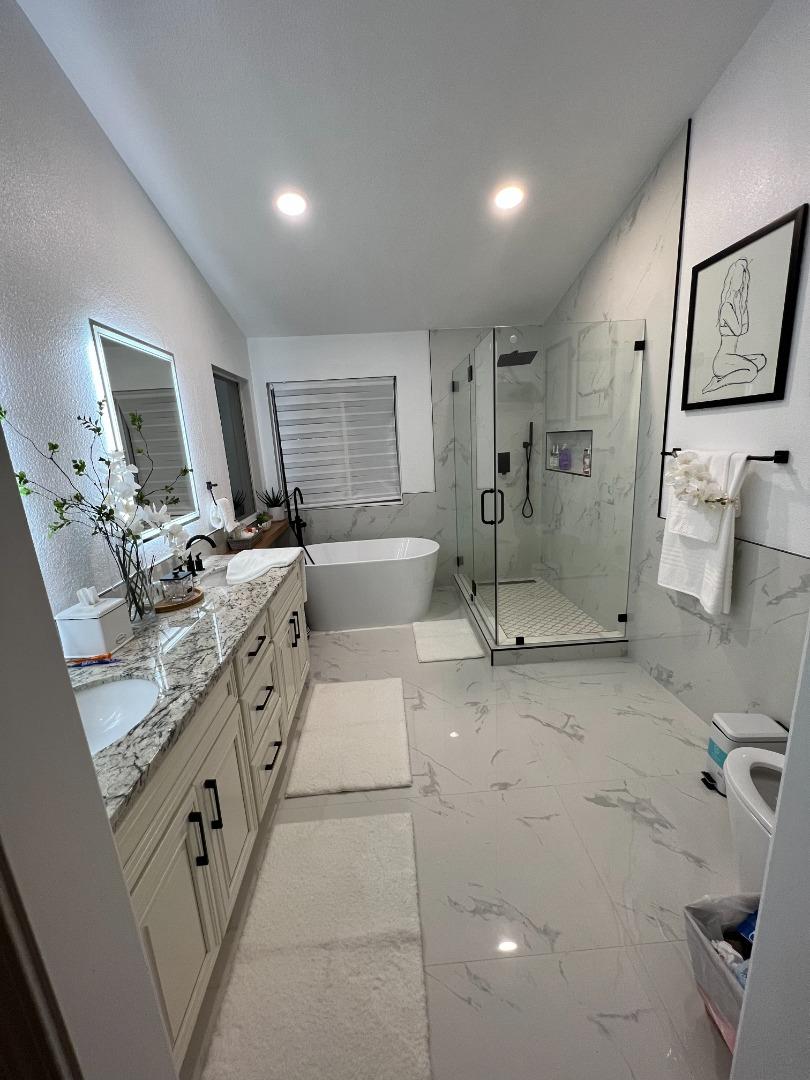 Detail Gallery Image 8 of 12 For 498 Esplanade Ln, San Jose,  CA 95138 - 4 Beds | 2/1 Baths