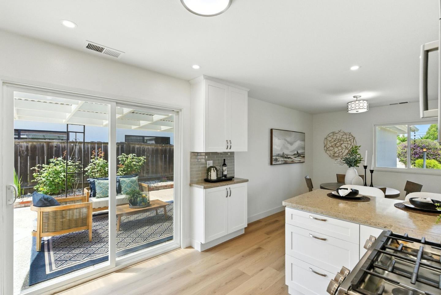 Detail Gallery Image 16 of 46 For 417 Hiller St, Belmont,  CA 94002 - 3 Beds | 1 Baths