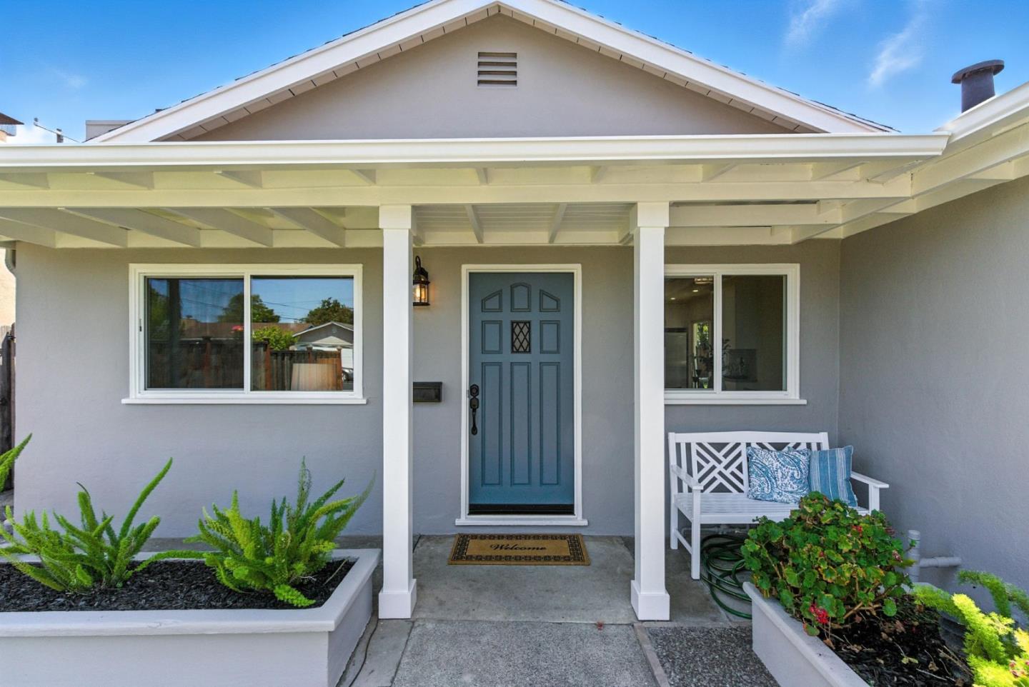 Detail Gallery Image 5 of 46 For 417 Hiller St, Belmont,  CA 94002 - 3 Beds | 1 Baths