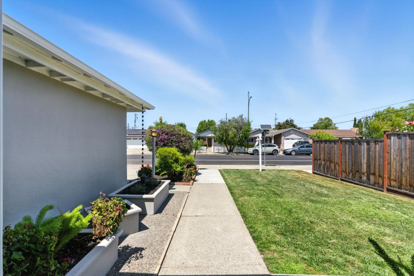 Detail Gallery Image 7 of 46 For 417 Hiller St, Belmont,  CA 94002 - 3 Beds | 1 Baths