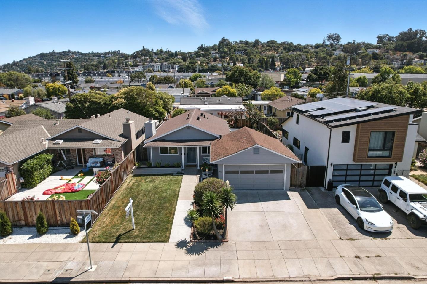Detail Gallery Image 8 of 46 For 417 Hiller St, Belmont,  CA 94002 - 3 Beds | 1 Baths