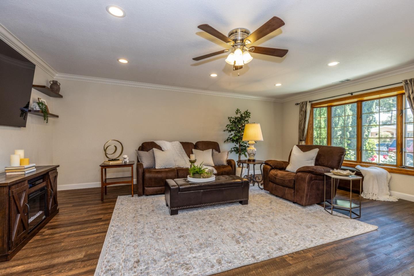 Detail Gallery Image 3 of 19 For 2569 Borax Dr, Santa Clara,  CA 95051 - 3 Beds | 2 Baths