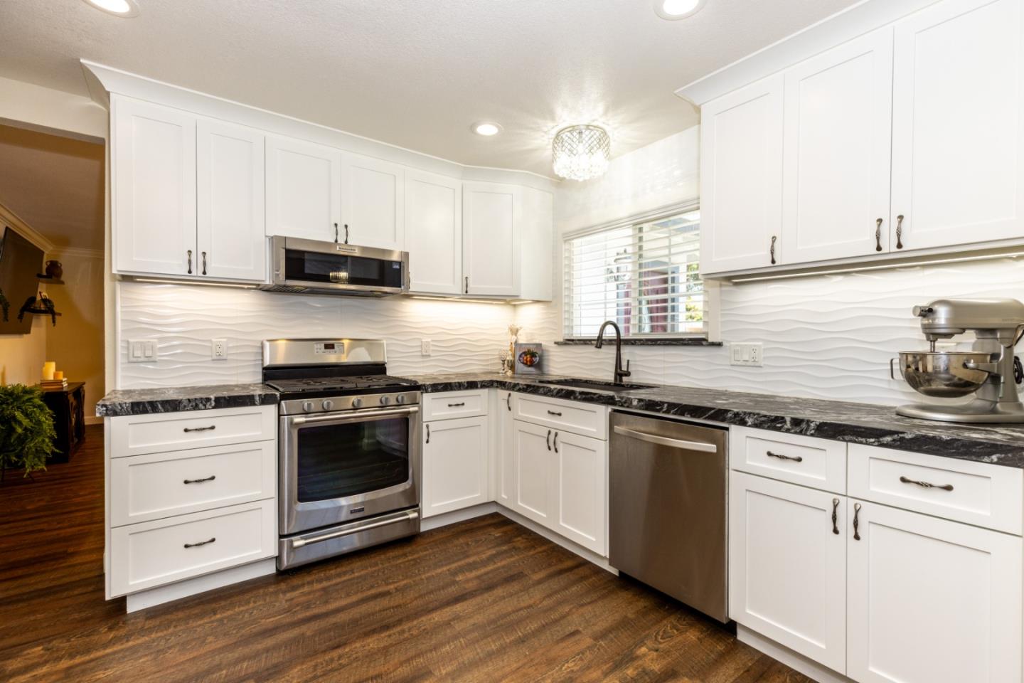 Detail Gallery Image 6 of 19 For 2569 Borax Dr, Santa Clara,  CA 95051 - 3 Beds | 2 Baths