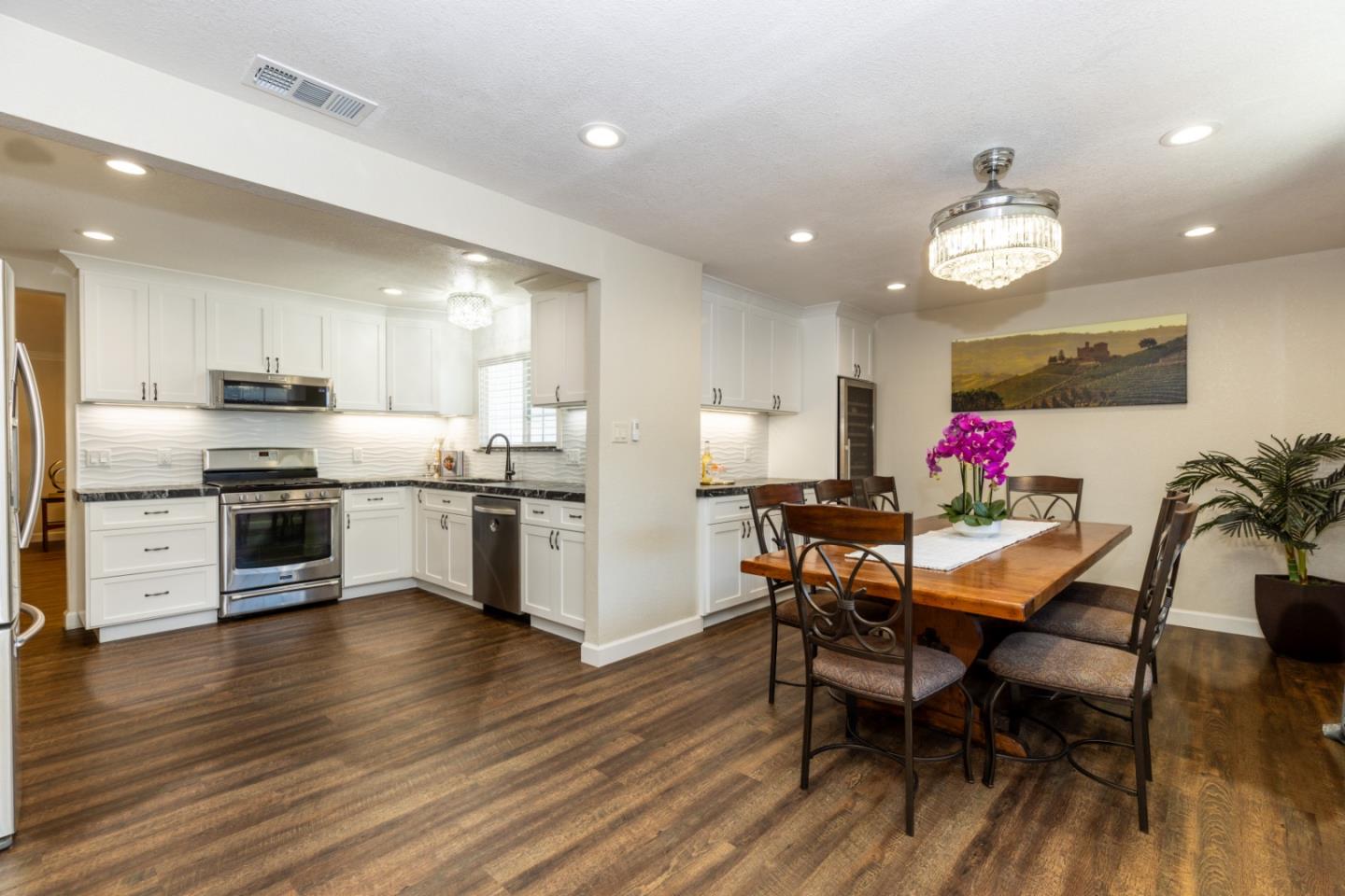 Detail Gallery Image 8 of 19 For 2569 Borax Dr, Santa Clara,  CA 95051 - 3 Beds | 2 Baths