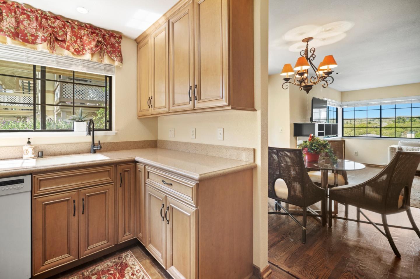 Detail Gallery Image 3 of 23 For 410 Pheasant Ridge Rd, Del Rey Oaks,  CA 93940 - 2 Beds | 2 Baths