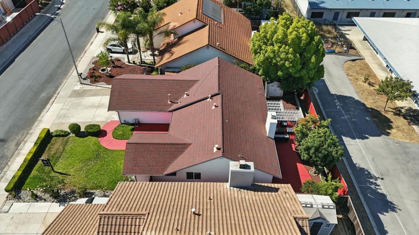 Detail Gallery Image 10 of 43 For 3125 Oakgate Way, San Jose,  CA 95148 - 3 Beds | 2 Baths