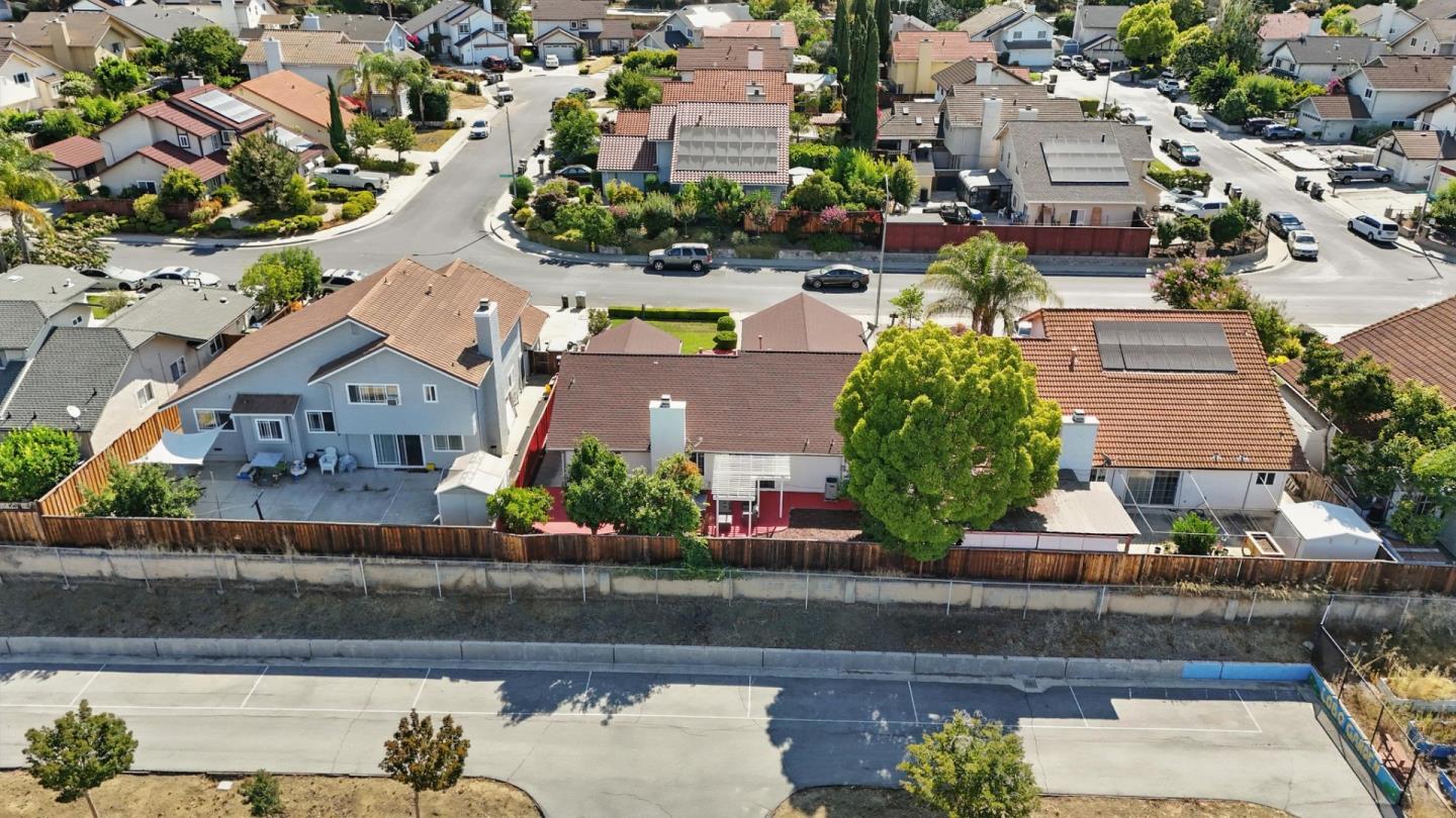 Detail Gallery Image 12 of 43 For 3125 Oakgate Way, San Jose,  CA 95148 - 3 Beds | 2 Baths