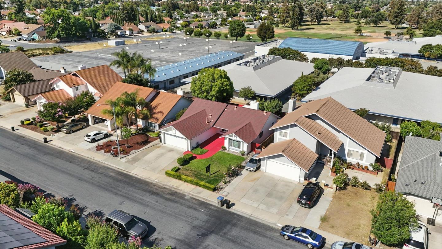 Detail Gallery Image 9 of 43 For 3125 Oakgate Way, San Jose,  CA 95148 - 3 Beds | 2 Baths