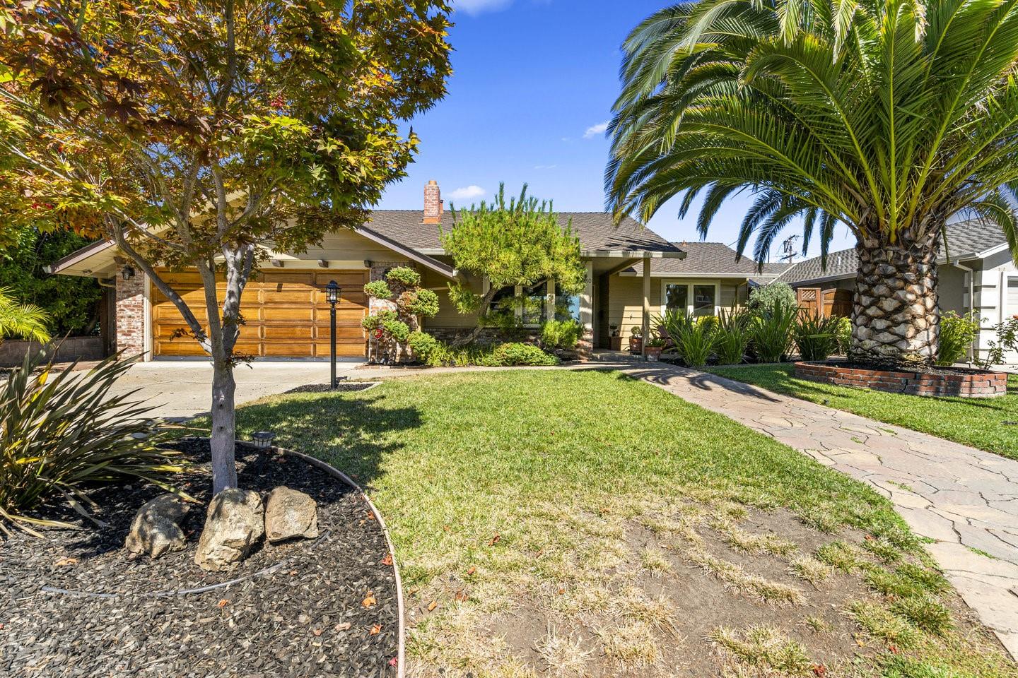 Detail Gallery Image 4 of 49 For 910 Monica Ln, Campbell,  CA 95008 - 3 Beds | 2 Baths