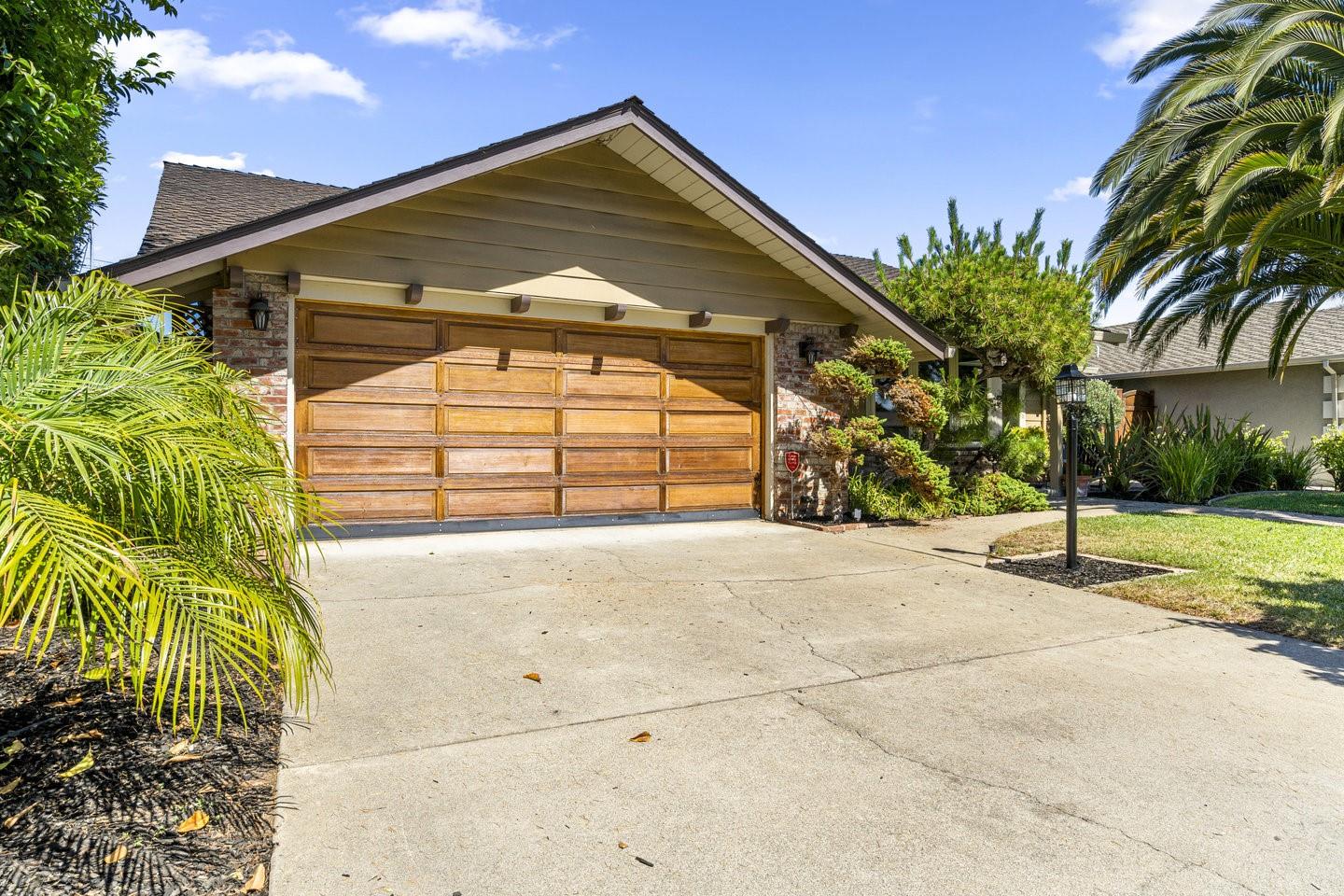Detail Gallery Image 5 of 49 For 910 Monica Ln, Campbell,  CA 95008 - 3 Beds | 2 Baths