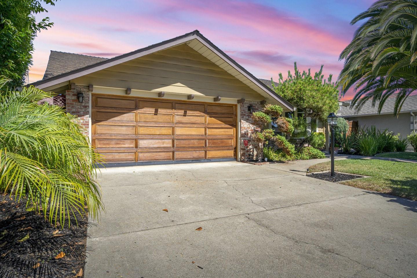 Detail Gallery Image 6 of 49 For 910 Monica Ln, Campbell,  CA 95008 - 3 Beds | 2 Baths