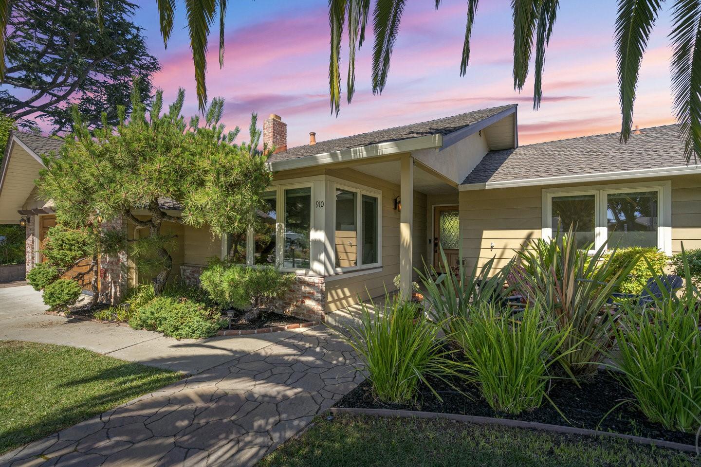 Detail Gallery Image 8 of 49 For 910 Monica Ln, Campbell,  CA 95008 - 3 Beds | 2 Baths