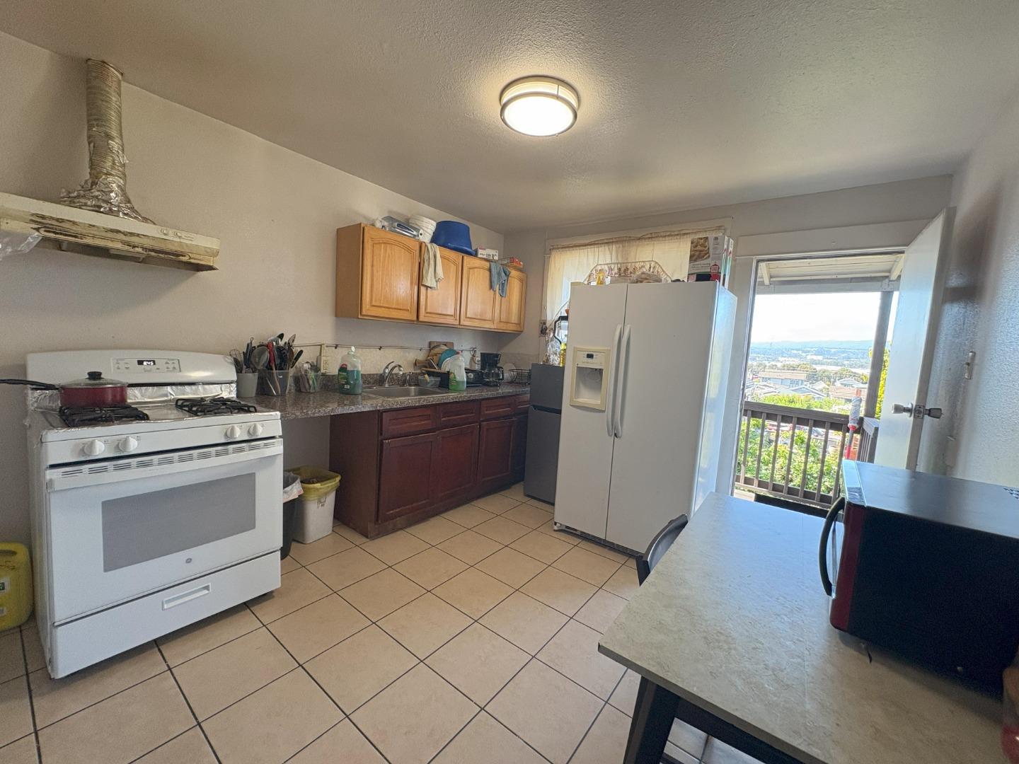 Detail Gallery Image 10 of 12 For 450 Baden Ave, South San Francisco,  CA 94080 - – Beds | – Baths