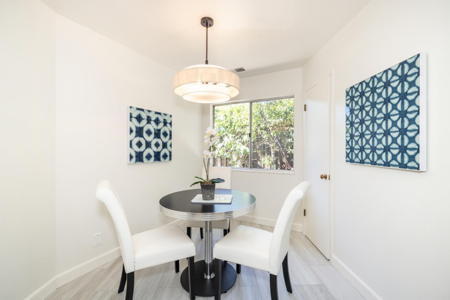 Detail Gallery Image 10 of 35 For 510 Valencia Dr, Los Altos,  CA 94022 - 3 Beds | 2 Baths