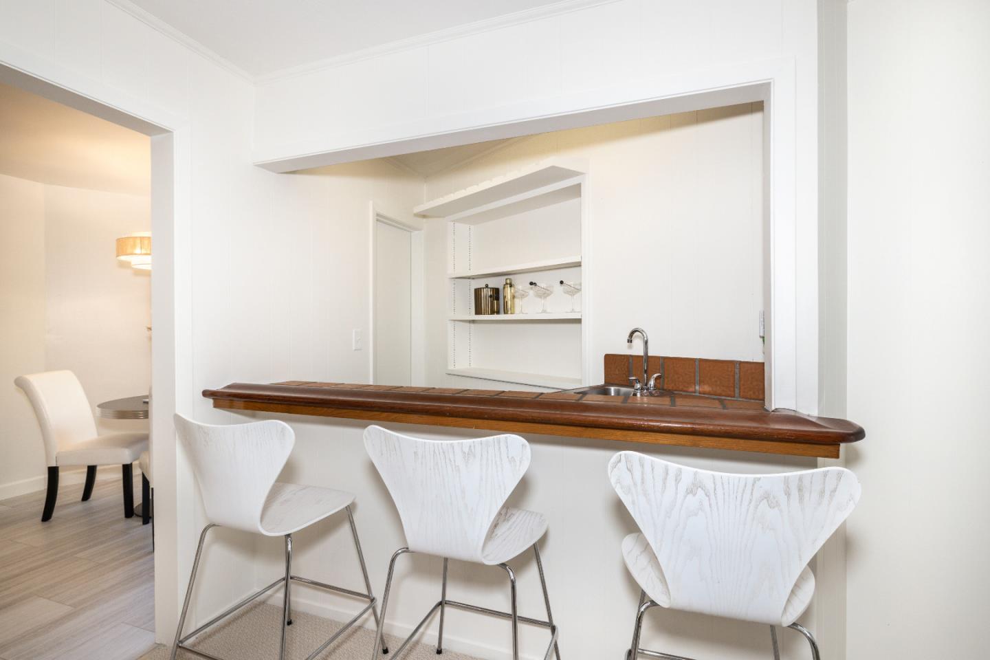 Detail Gallery Image 12 of 35 For 510 Valencia Dr, Los Altos,  CA 94022 - 3 Beds | 2 Baths