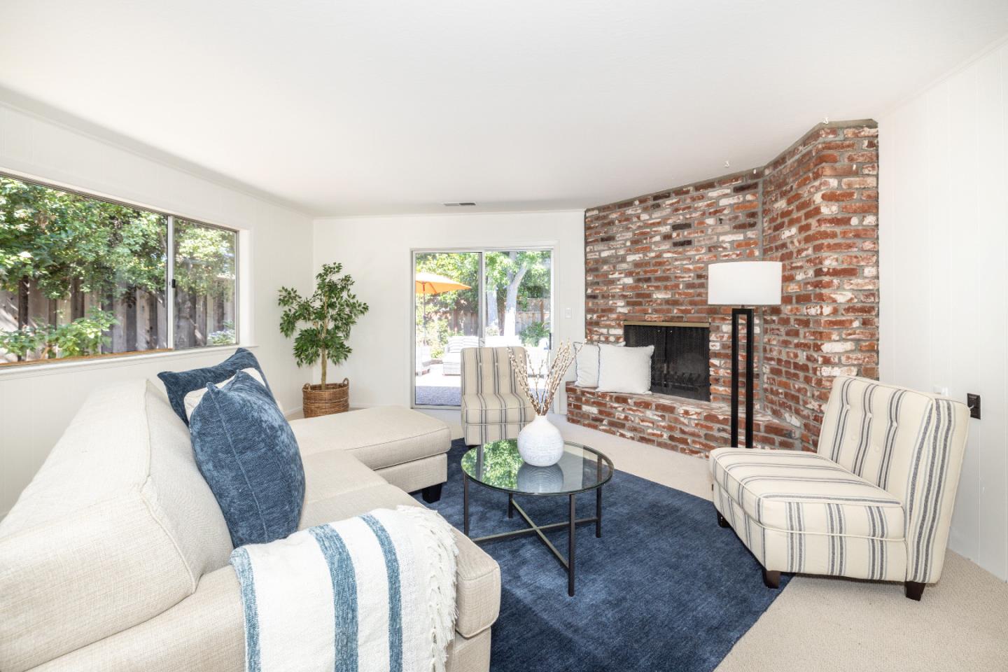 Detail Gallery Image 14 of 35 For 510 Valencia Dr, Los Altos,  CA 94022 - 3 Beds | 2 Baths