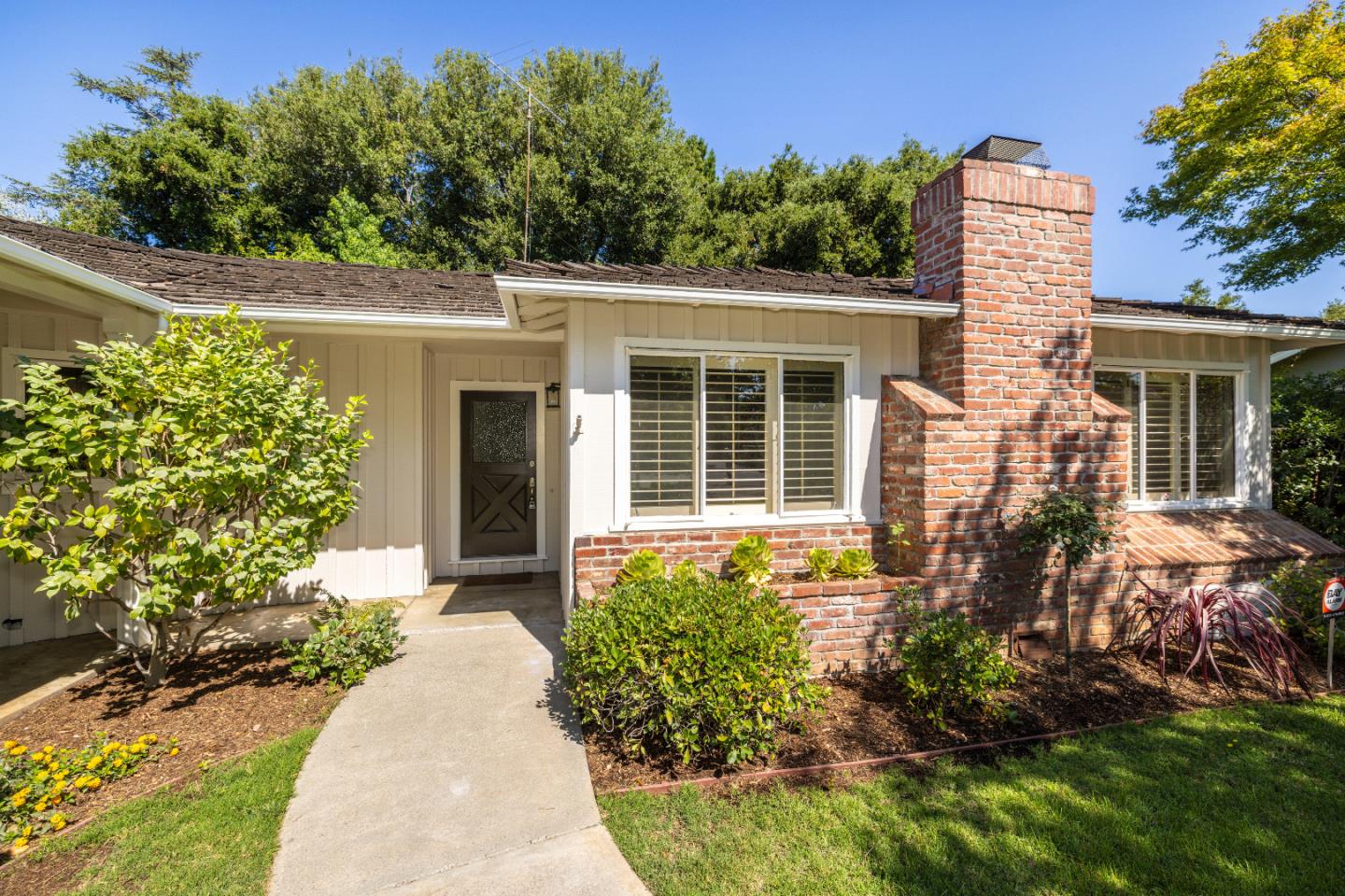 Detail Gallery Image 2 of 35 For 510 Valencia Dr, Los Altos,  CA 94022 - 3 Beds | 2 Baths