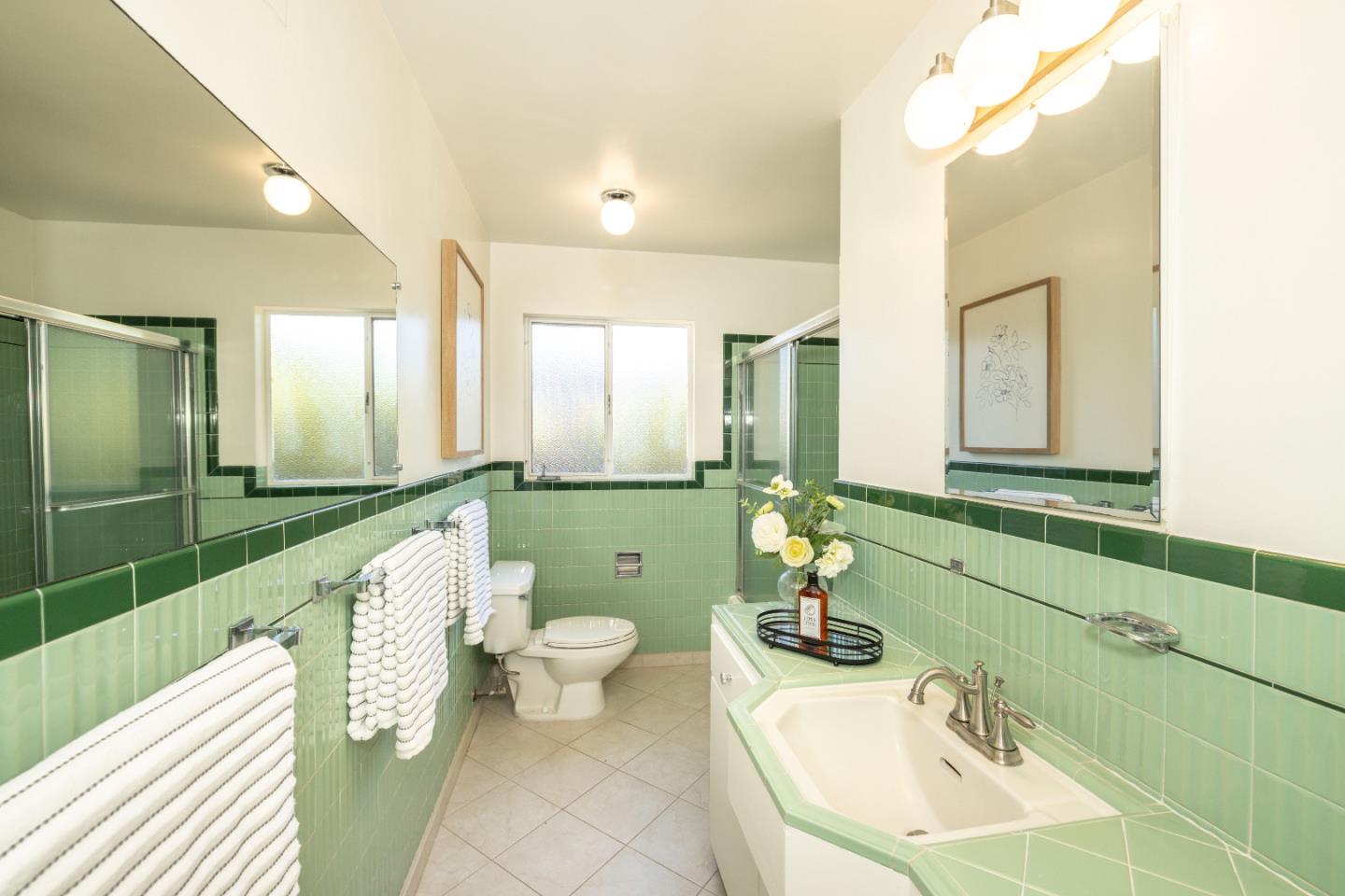 Detail Gallery Image 23 of 35 For 510 Valencia Dr, Los Altos,  CA 94022 - 3 Beds | 2 Baths