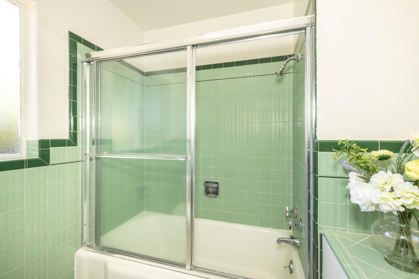 Detail Gallery Image 24 of 35 For 510 Valencia Dr, Los Altos,  CA 94022 - 3 Beds | 2 Baths