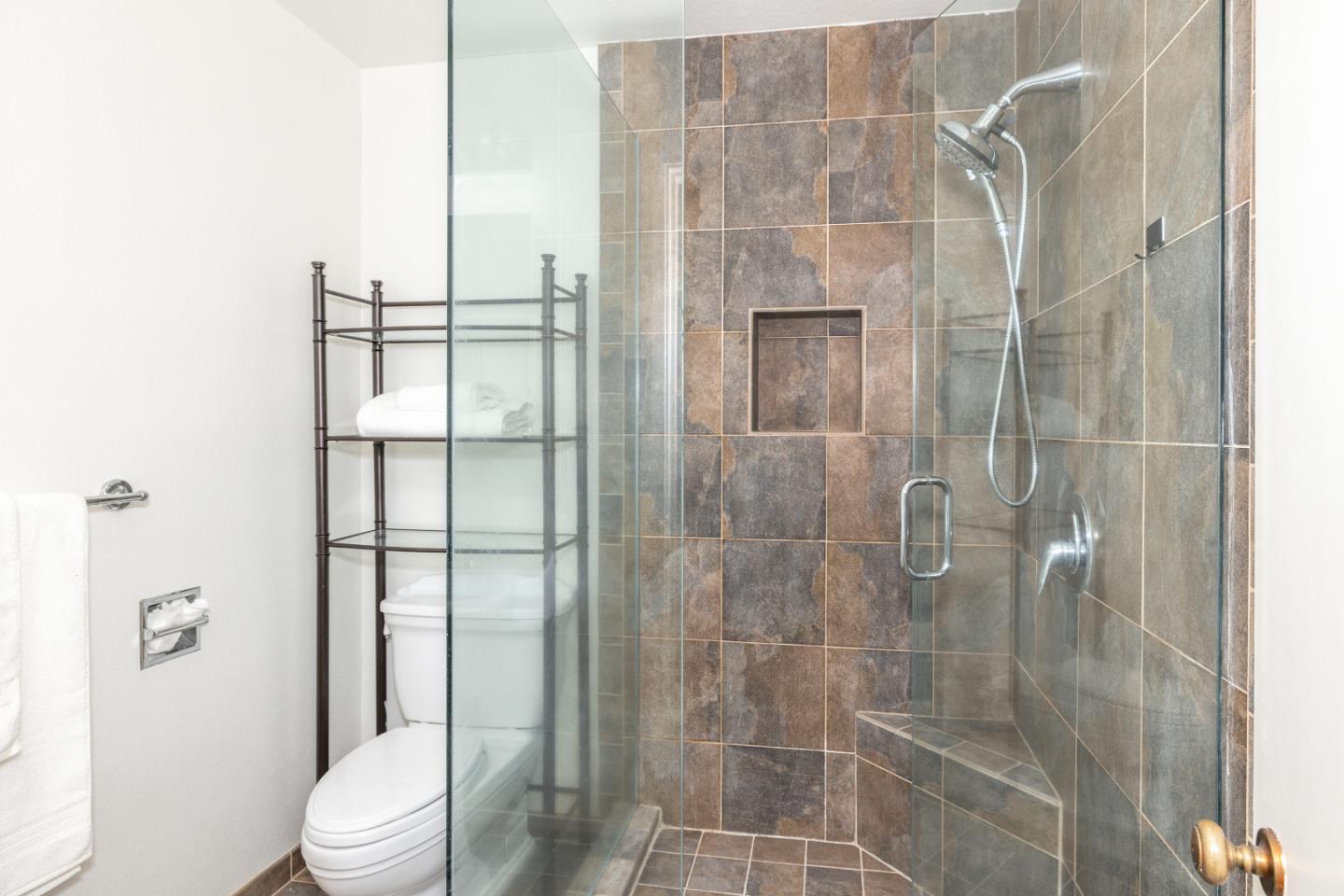Detail Gallery Image 28 of 35 For 510 Valencia Dr, Los Altos,  CA 94022 - 3 Beds | 2 Baths