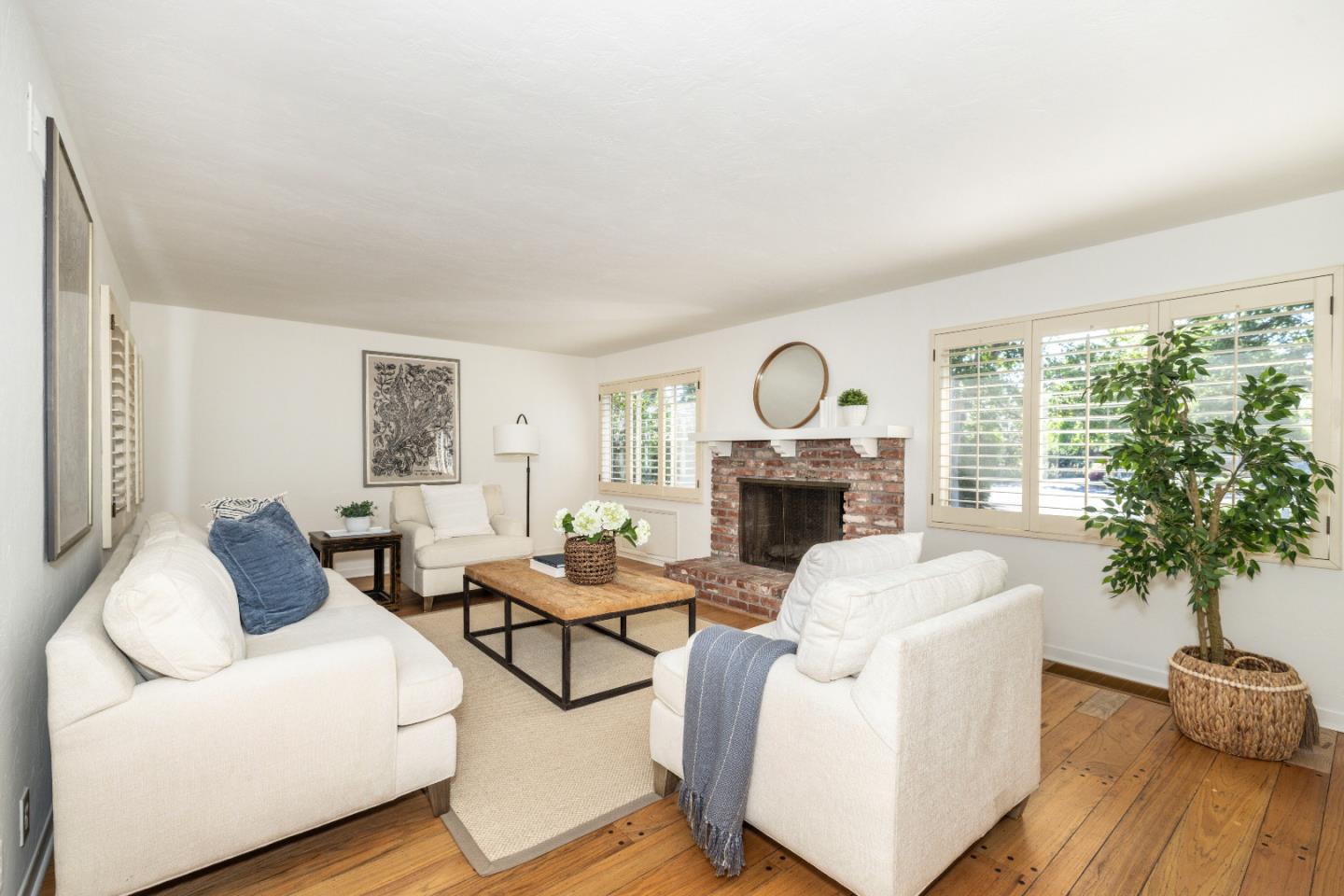 Detail Gallery Image 3 of 35 For 510 Valencia Dr, Los Altos,  CA 94022 - 3 Beds | 2 Baths