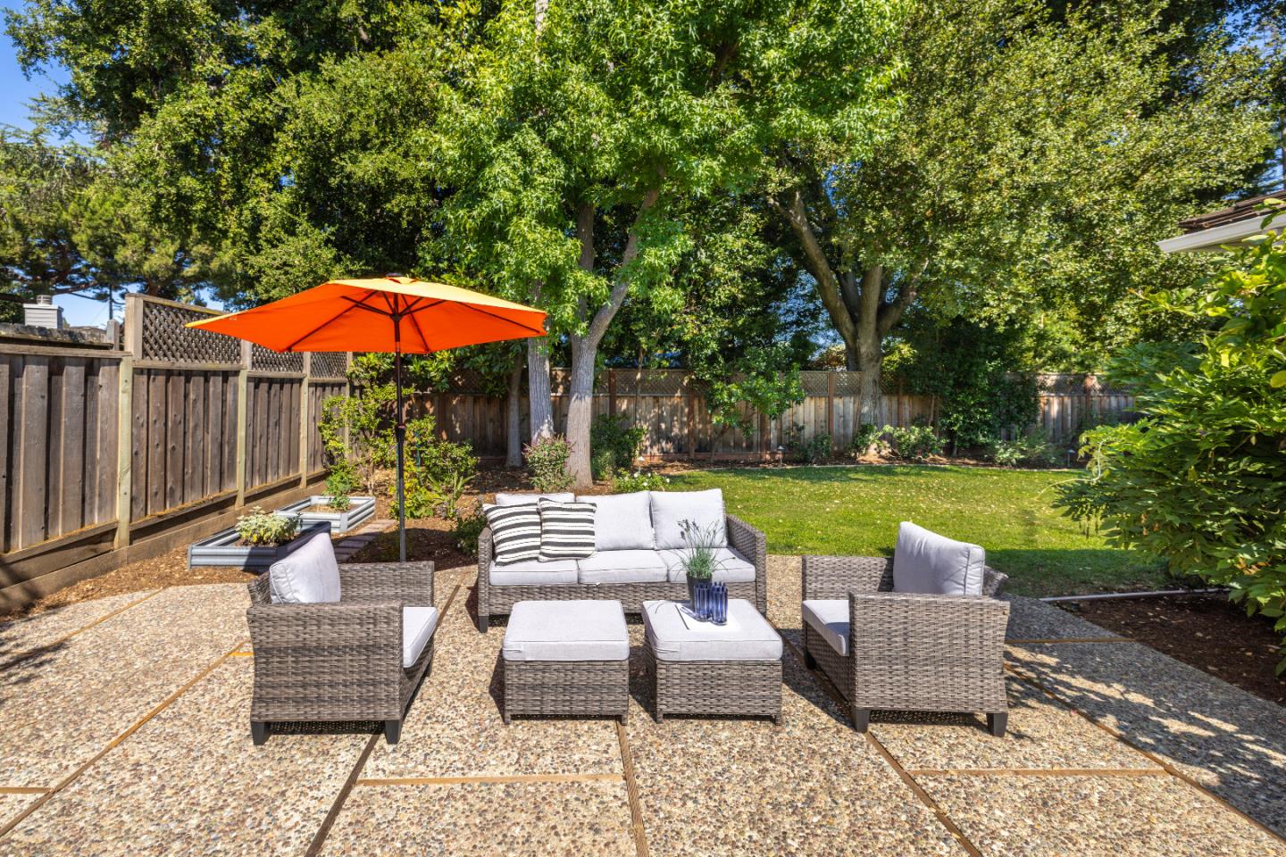 Detail Gallery Image 31 of 35 For 510 Valencia Dr, Los Altos,  CA 94022 - 3 Beds | 2 Baths