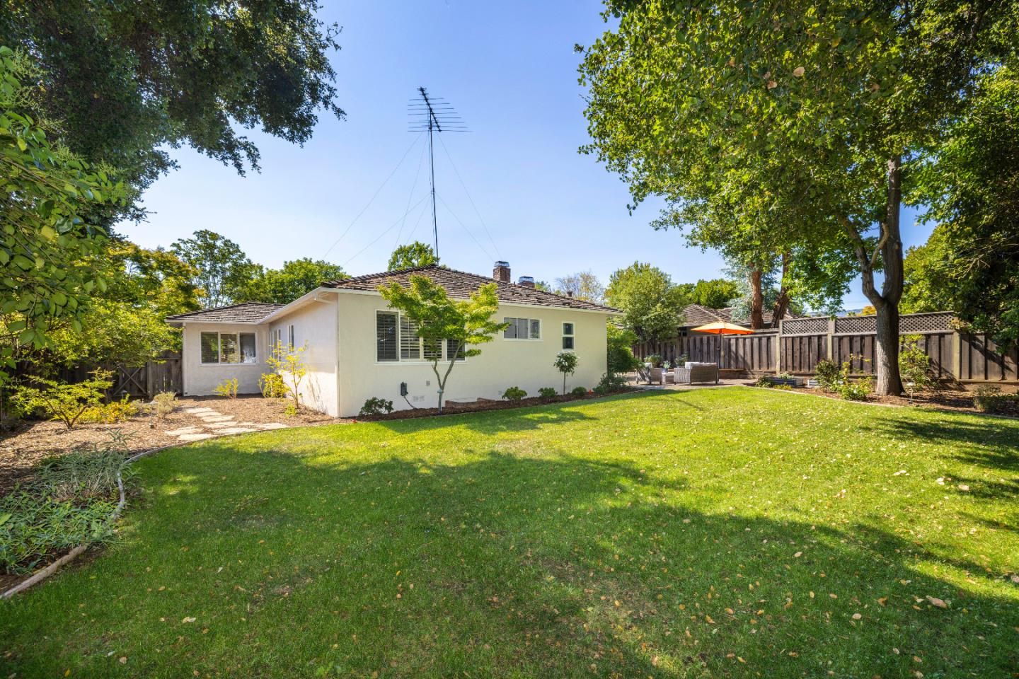 Detail Gallery Image 35 of 35 For 510 Valencia Dr, Los Altos,  CA 94022 - 3 Beds | 2 Baths