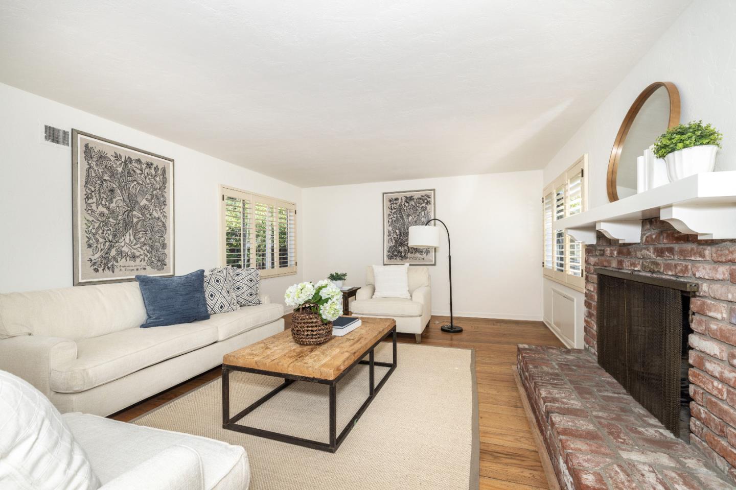 Detail Gallery Image 4 of 35 For 510 Valencia Dr, Los Altos,  CA 94022 - 3 Beds | 2 Baths