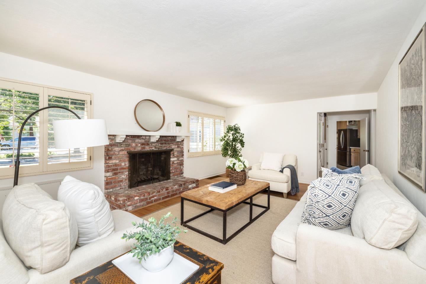 Detail Gallery Image 5 of 35 For 510 Valencia Dr, Los Altos,  CA 94022 - 3 Beds | 2 Baths